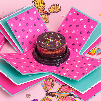 
                  Cake Explosion Gift Box