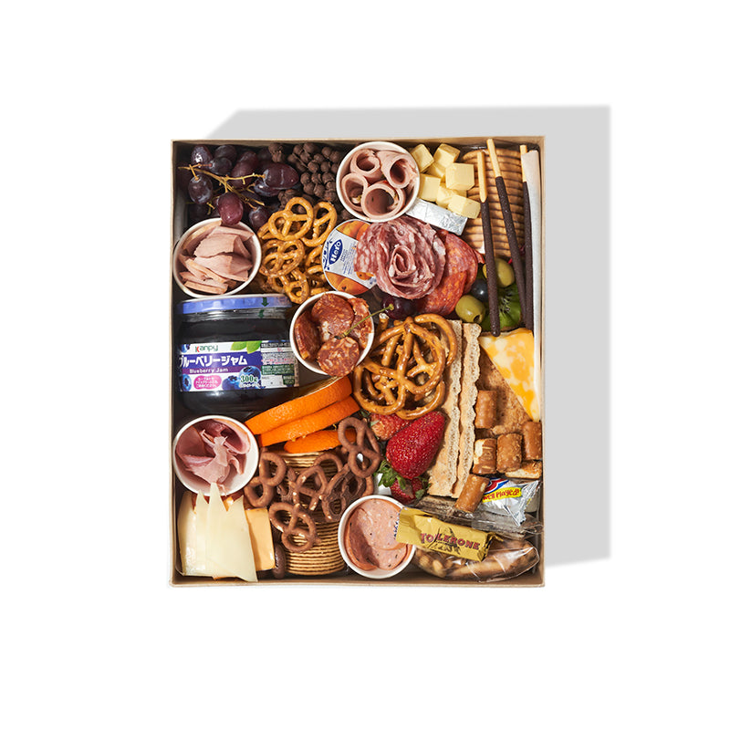 Tres Grande Grazing Box